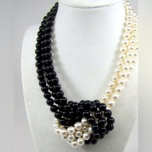 1920 Gatsby Elegant Black and White Triple Layered Pearl Necklace